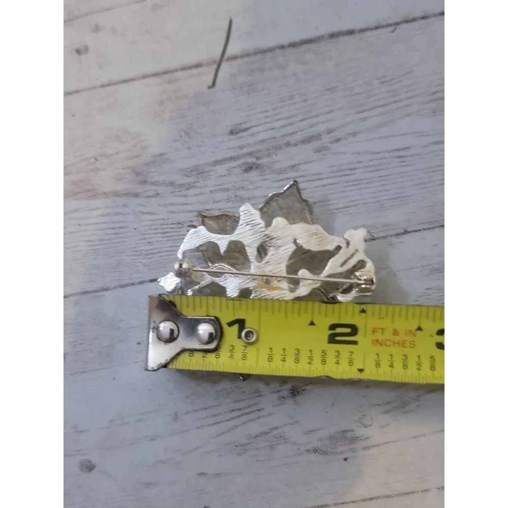 Vintage Kenneth Cole Brooch Poinsettia Flowers 1980s-1990s Metal Mesh Enamel KC